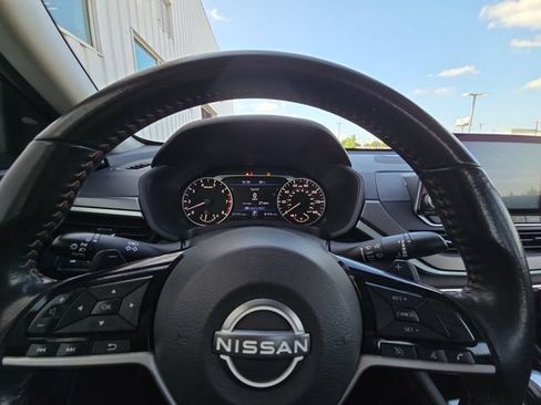 Used 2024 Nissan Altima 2.5 SR FWD image 25
