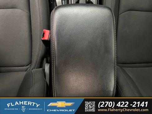 Used 2018 Jeep Wrangler Unlimited Sahara AWD/4WD image 32