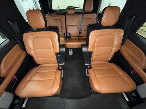 Used 2019 Lincoln Navigator L Reserve image 26