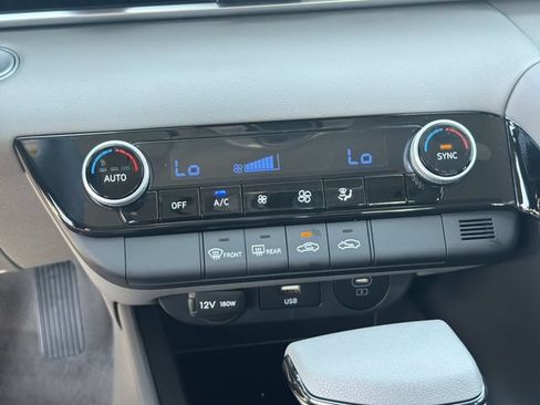 New 2026 Hyundai Elantra Hybrid FWD image 32