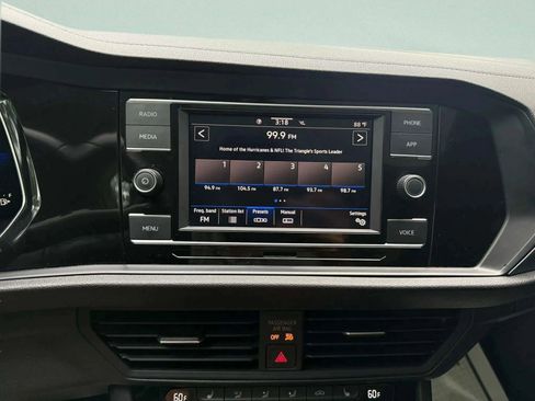 Used 2022 Volkswagen Jetta SE image 20