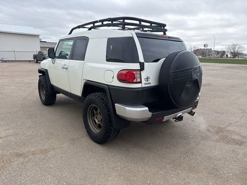 Used 2011 Toyota FJ Cruiser 4WD w/ Convenience Pkg image 5