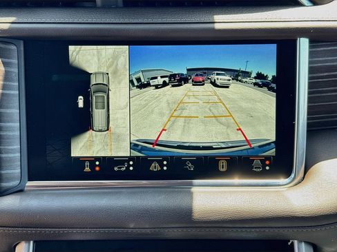 Used 2024 GMC Yukon Denali w/ Denali Reserve Package RWD image 25