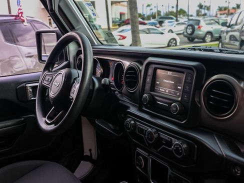 Used 2021 Jeep Wrangler Unlimited Sport image 18