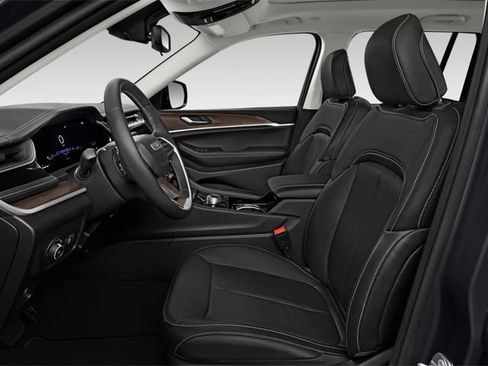 Used 2023 Jeep Grand Cherokee Limited image 10