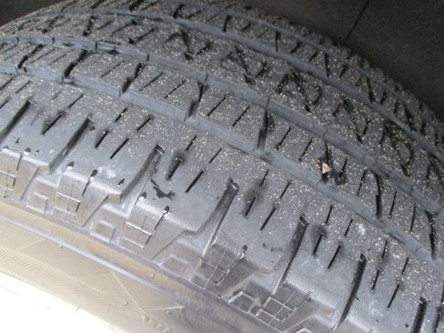 Used 2021 GMC Yukon SLT image 13