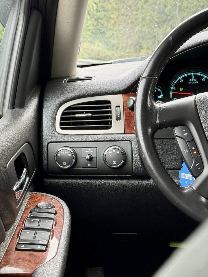 Used 2009 Chevrolet Avalanche LS AWD/4WD image 5