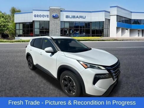 Used 2024 Nissan Rogue SV AWD/4WD image 8