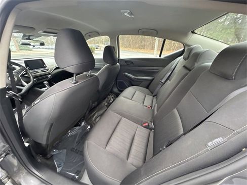 Used 2024 Nissan Altima 2.5 SV image 13