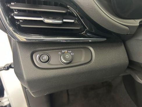 Used 2026 Buick Envista Sport Touring w/ Convenience I Package FWD image 18
