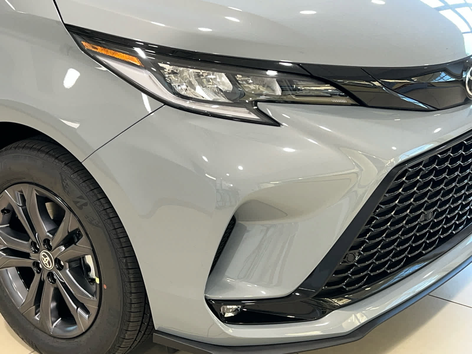 New 2026 Toyota Sienna XSE AWD/4WD image 2