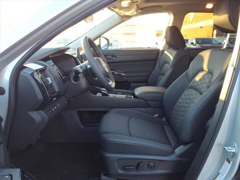 New 2025 Nissan Pathfinder SV image 26