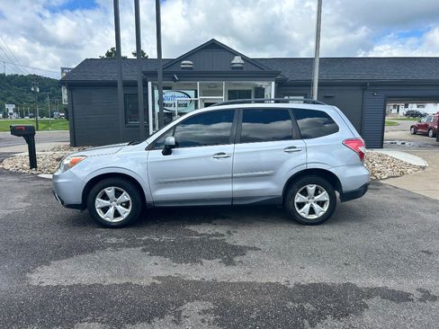 Used 2015 Subaru Forester 2.5i Premium AWD/4WD image 5