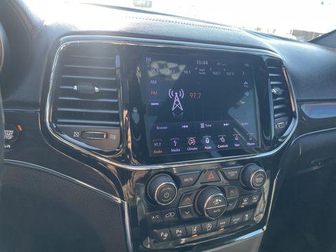 Used 2019 Jeep Grand Cherokee Overland image 9