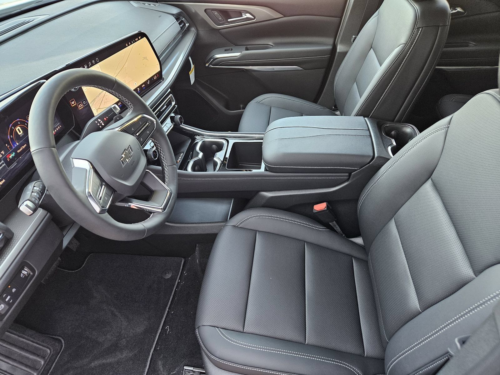 New 2027 Chevrolet Traverse LT w/ Midnight/Sport Edition FWD image 14