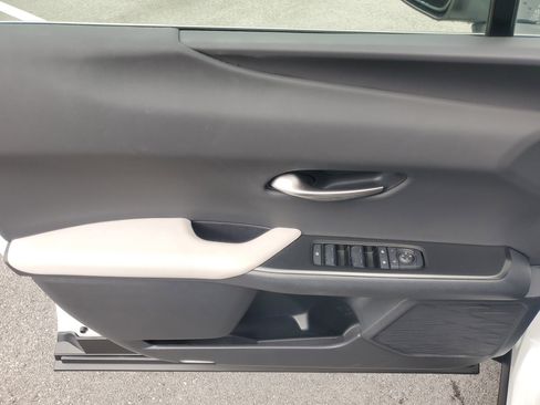 Used 2025 Lexus UX 300h FWD w/ Accessory Package (Z1) image 19