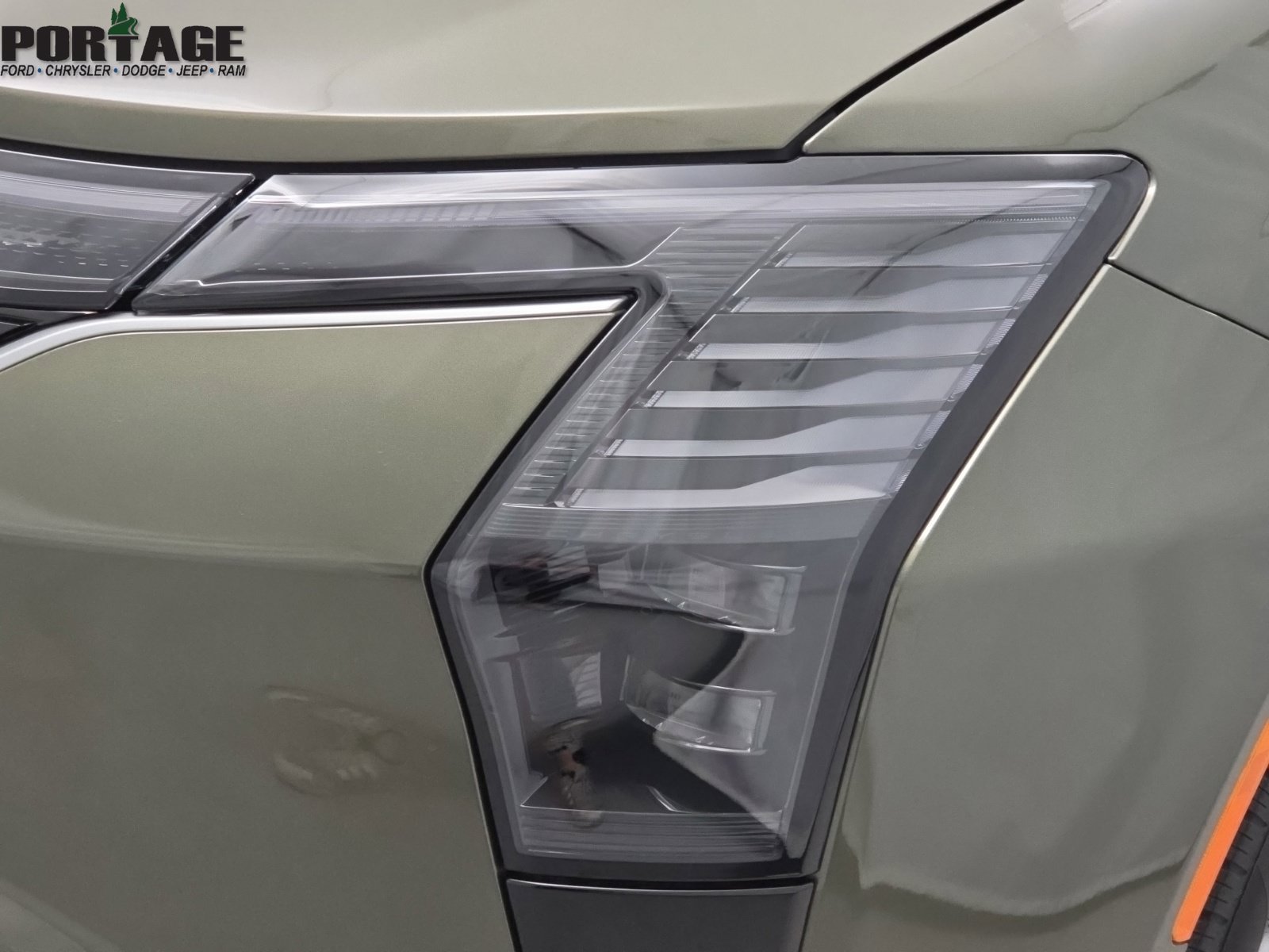 New 2027 Chrysler Pacifica Select AWD/4WD image 8