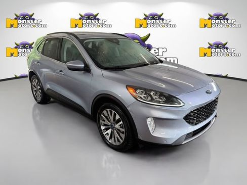 Used 2022 Ford Escape Titanium AWD/4WD image 3