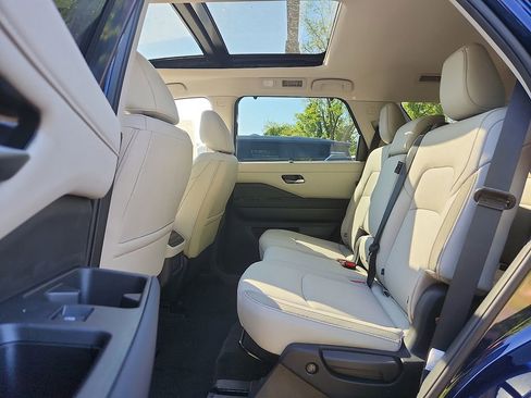 New 2026 Nissan Pathfinder SL w/ SL Premium Package (P04) AWD/4WD image 5