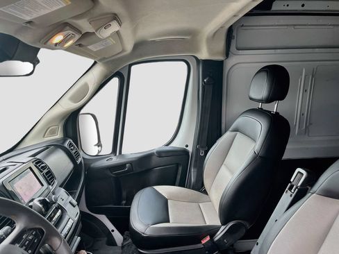 Used 2025 RAM ProMaster 2500 w/ Convenience Group FWD image 21