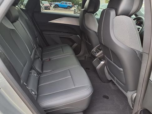 Used 2024 Cadillac Lyriq Tech RWD image 12