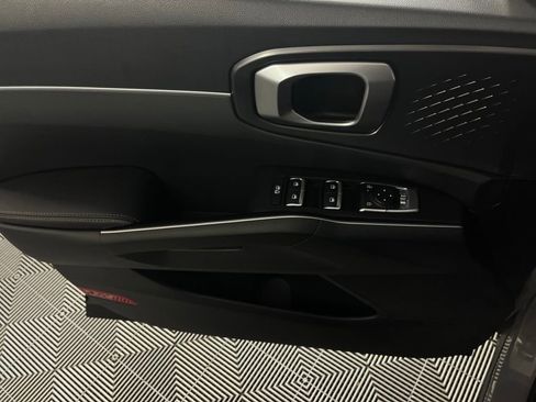 Used 2025 Kia Sorento S w/ Panoramic Sunroof Package image 25