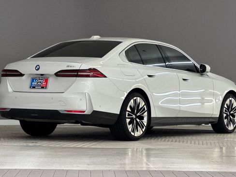 Certified 2024 BMW 530i w/ Convenience Package RWD image 9