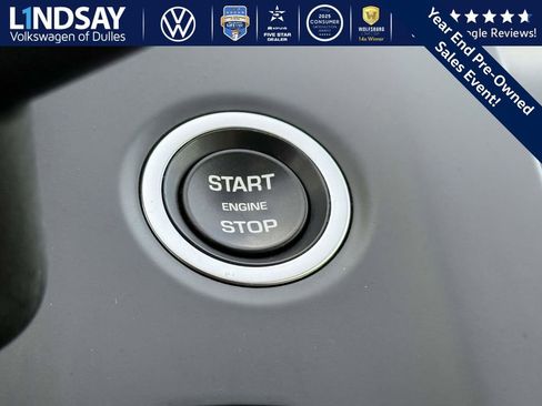 Used 2019 Jaguar E-PACE SE image 26