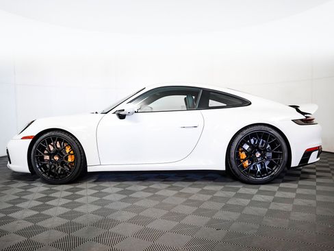 Used 2024 Porsche 911 Carrera S image 2