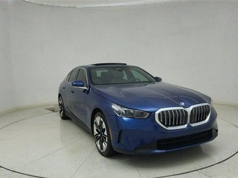 Used 2024 BMW 530i xDrive 530i xDrive w/ Premium Package image 64