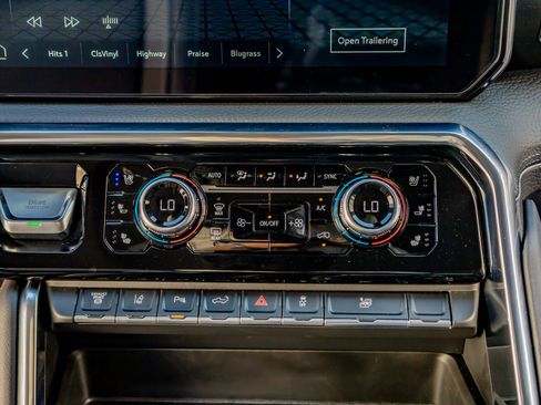 Used 2025 GMC Sierra 3500 Denali w/ Technology Package image 27