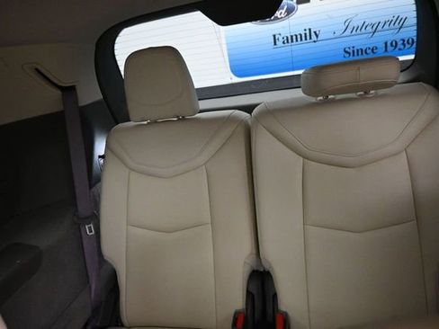 Used 2022 Cadillac XT6 Premium Luxury w/ Technology Package FWD image 10