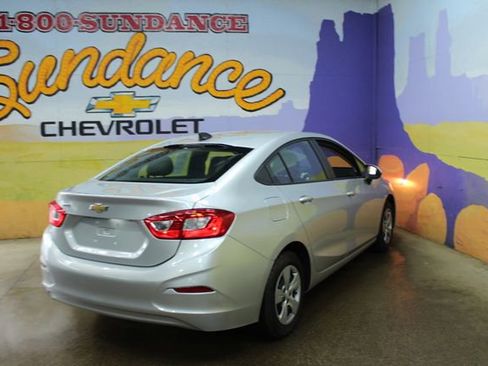 Used 2017 Chevrolet Cruze LS w/ LS Fleet Convenience Package FWD image 8
