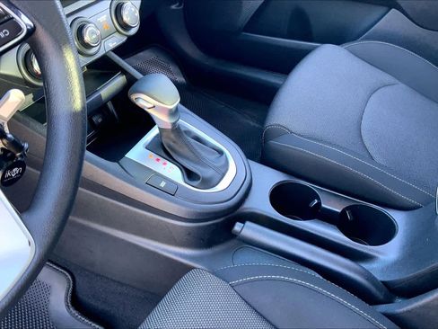 Used 2024 Kia Forte LXS image 15