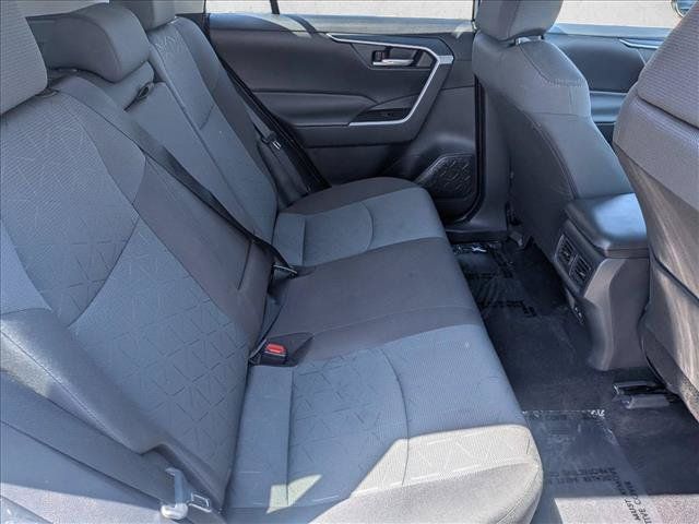 Used 2025 Toyota RAV4 XLE FWD image 25