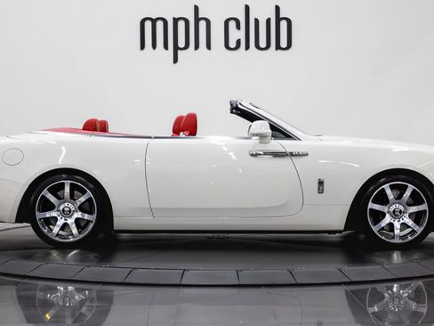 Used 2017 Rolls-Royce Dawn RWD image 11