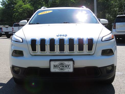 Used 2017 Jeep Cherokee Latitude w/ True North Edition AWD/4WD image 2