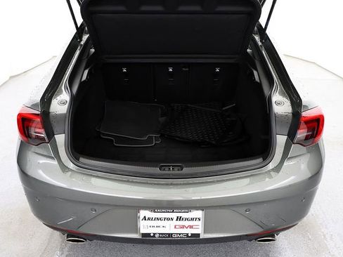 Used 2019 Buick Regal Avenir w/ Driver Confidence Package II image 28