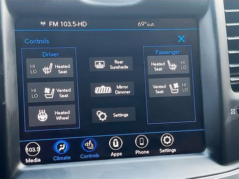 Used 2022 Chrysler 300 Touring L w/ Comfort Group RWD image 20