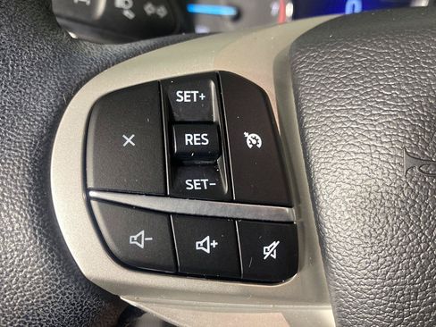 Used 2023 Ford Explorer XLT w/ Equipment Group 202A AWD/4WD image 13
