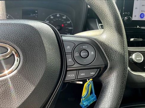Used 2023 Toyota Corolla LE image 28