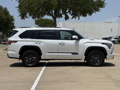 Used 2024 Toyota Sequoia Platinum AWD/4WD image 4