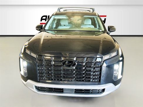 Used 2023 Hyundai Palisade SEL image 2