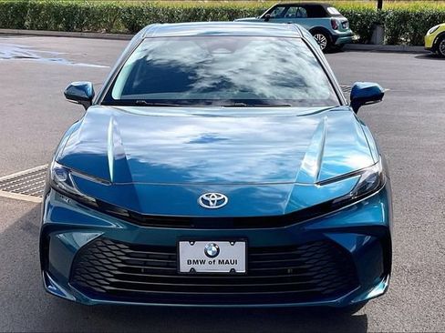 Used 2025 Toyota Camry LE FWD image 3