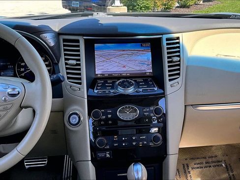 Used 2016 INFINITI QX70 AWD w/ Premium Package image 19