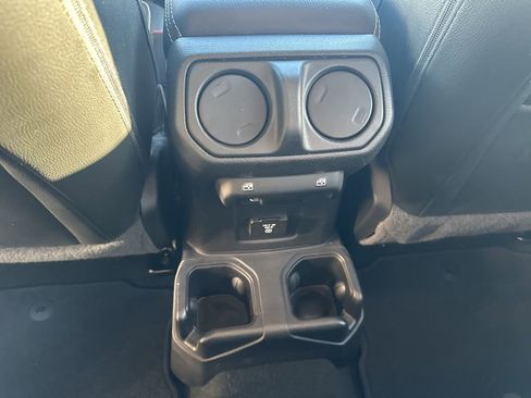 Used 2022 Jeep Wrangler Unlimited Sahara w/ Cold Weather Group AWD/4WD image 27