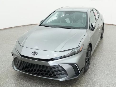 New 2026 Toyota Camry SE FWD image 3