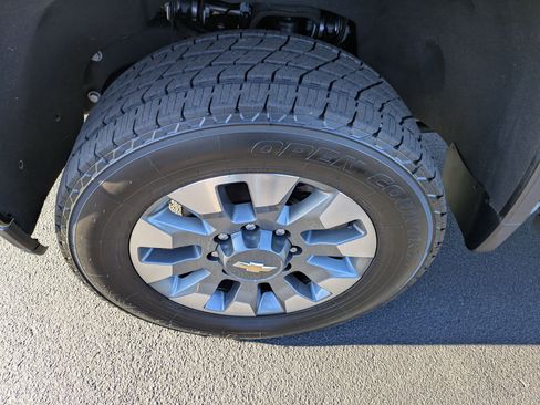 Used 2023 Chevrolet Silverado 2500 Custom w/ Custom Value Package image 9