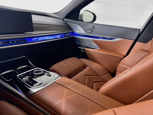 Used 2026 BMW 750e xDrive w/ Executive Package AWD/4WD image 26