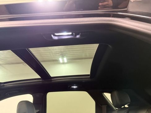 Used 2024 Cadillac XT5 Sportv image 10